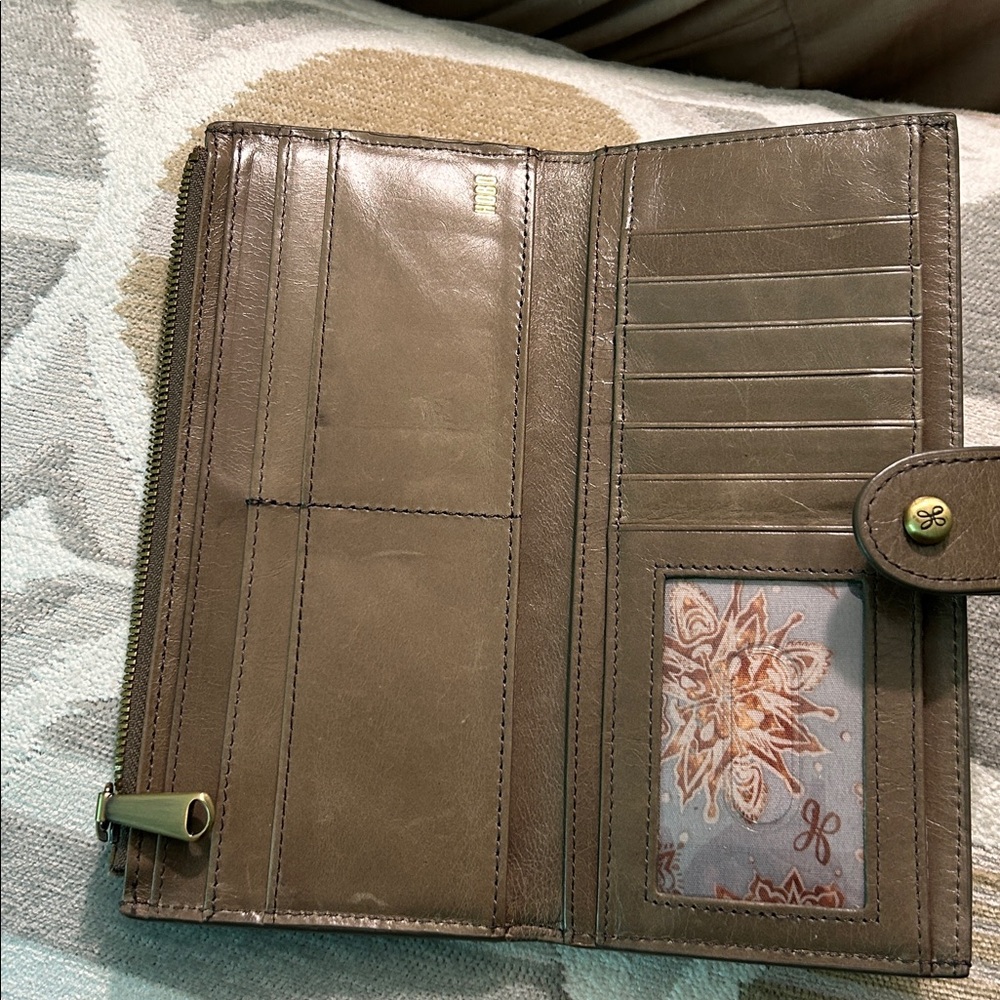 Hobo Dunn Continental wallet - Picture 3 of 9